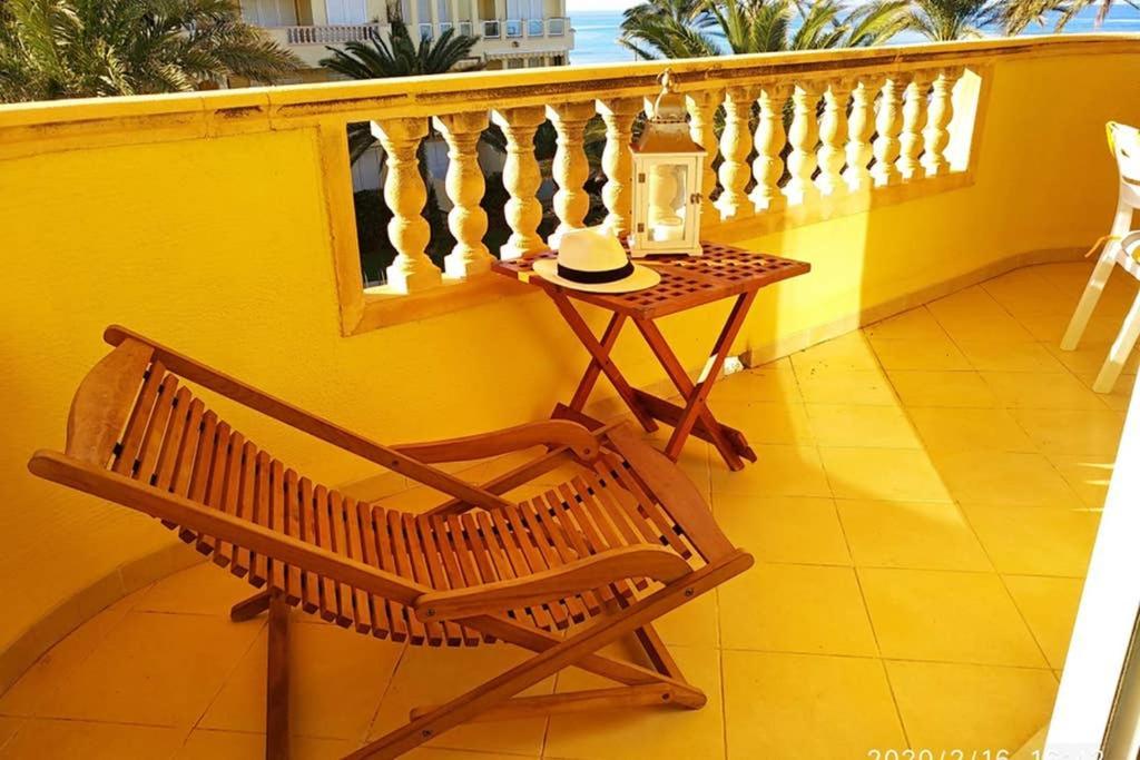 Estupendo Apartamento En Primera Linea De Playa Y Con Vistas Al Mar デニア エクステリア 写真