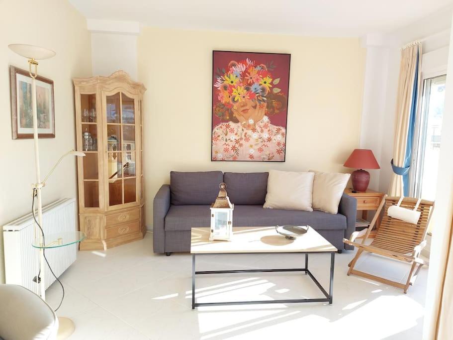 Estupendo Apartamento En Primera Linea De Playa Y Con Vistas Al Mar デニア エクステリア 写真